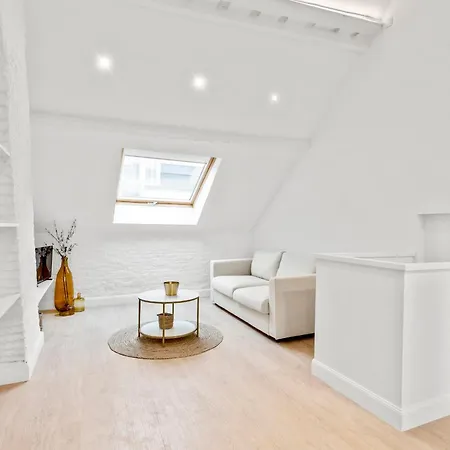 Duplex In The Heart Of Center For 4 People *
